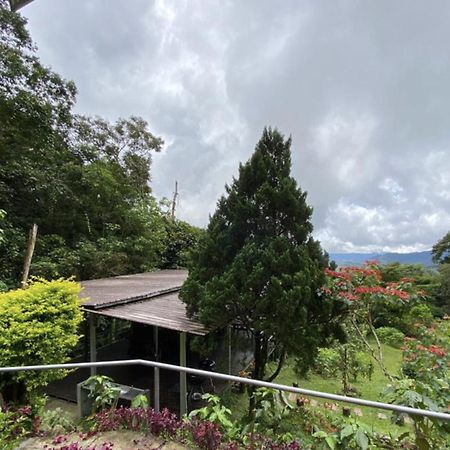 J Residence Kampong Kundassan エクステリア 写真