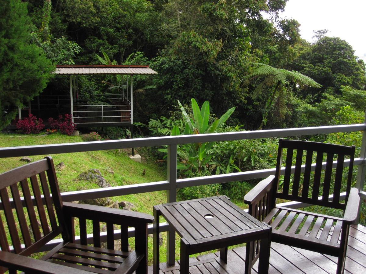 J Residence Kampong Kundassan エクステリア 写真