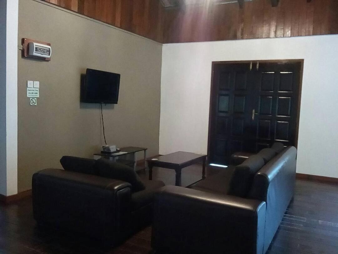 J Residence Kampong Kundassan エクステリア 写真