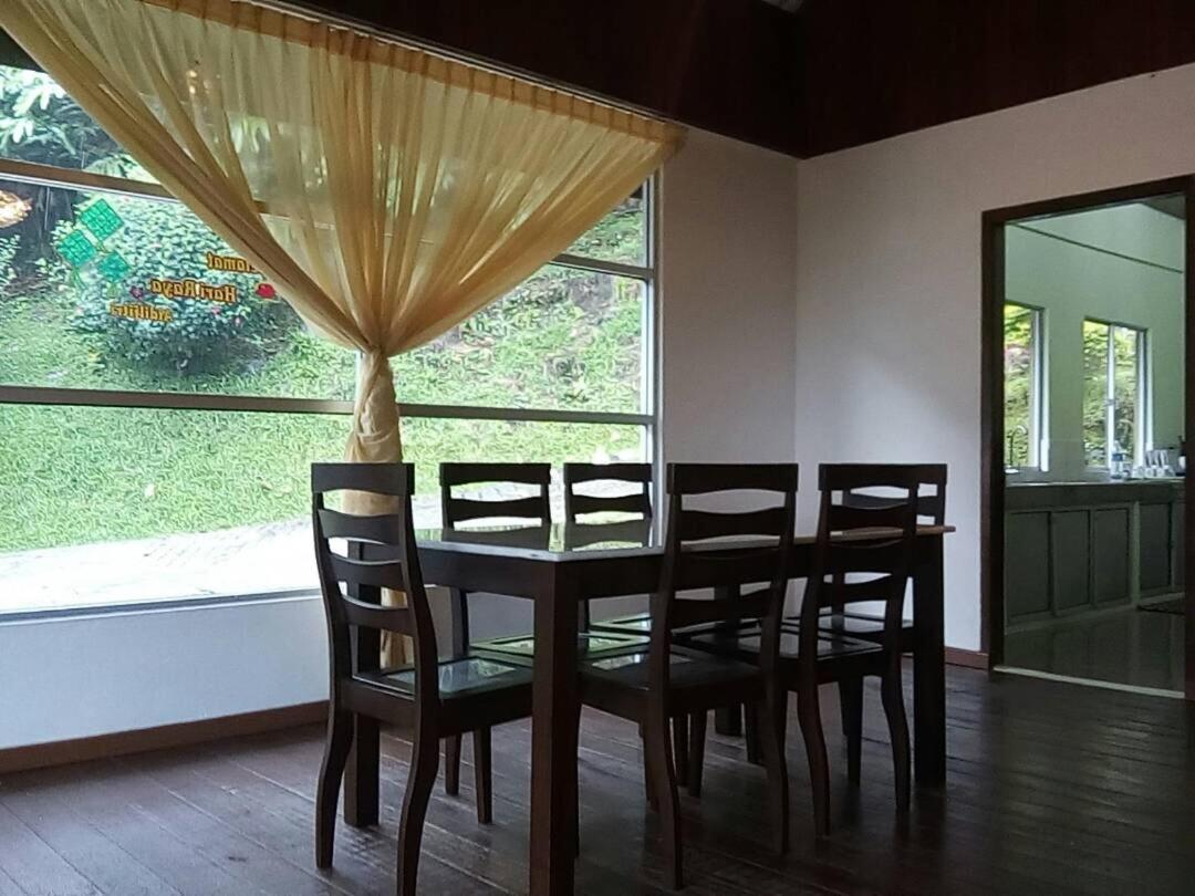 J Residence Kampong Kundassan エクステリア 写真
