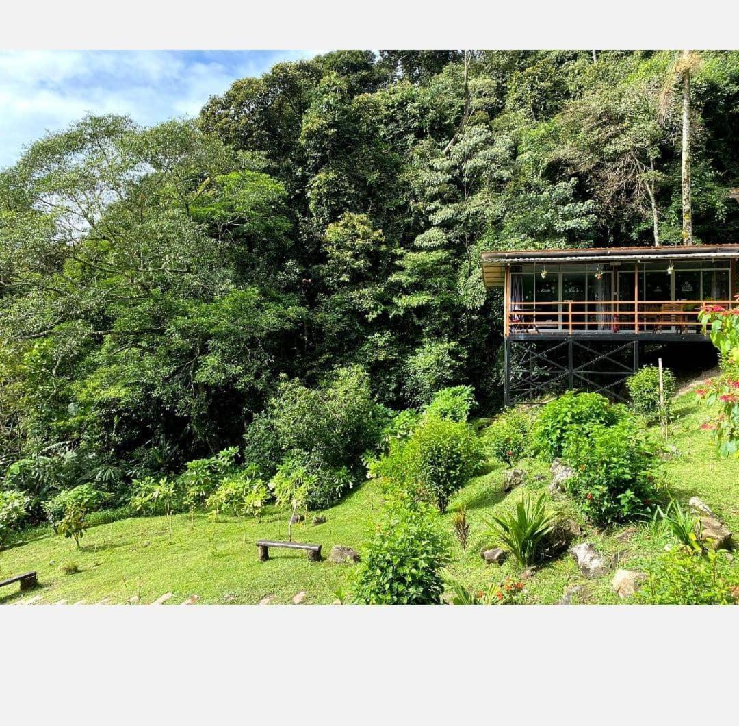 J Residence Kampong Kundassan エクステリア 写真
