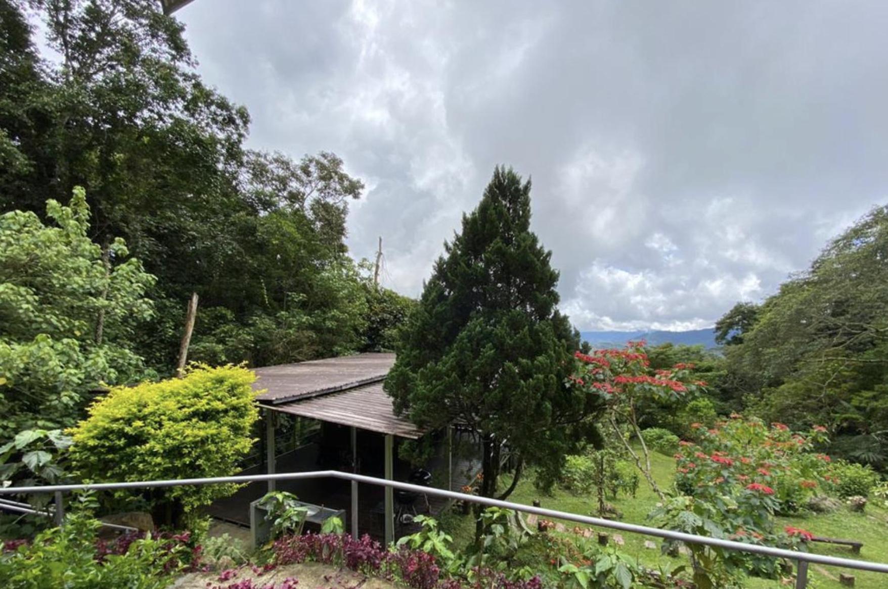 J Residence Kampong Kundassan エクステリア 写真