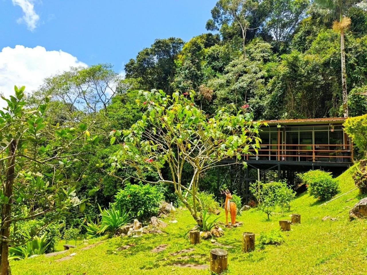 J Residence Kampong Kundassan エクステリア 写真